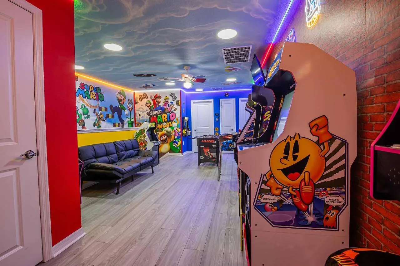 Incredible Thematic House With Pool And Game Room Davenport United States