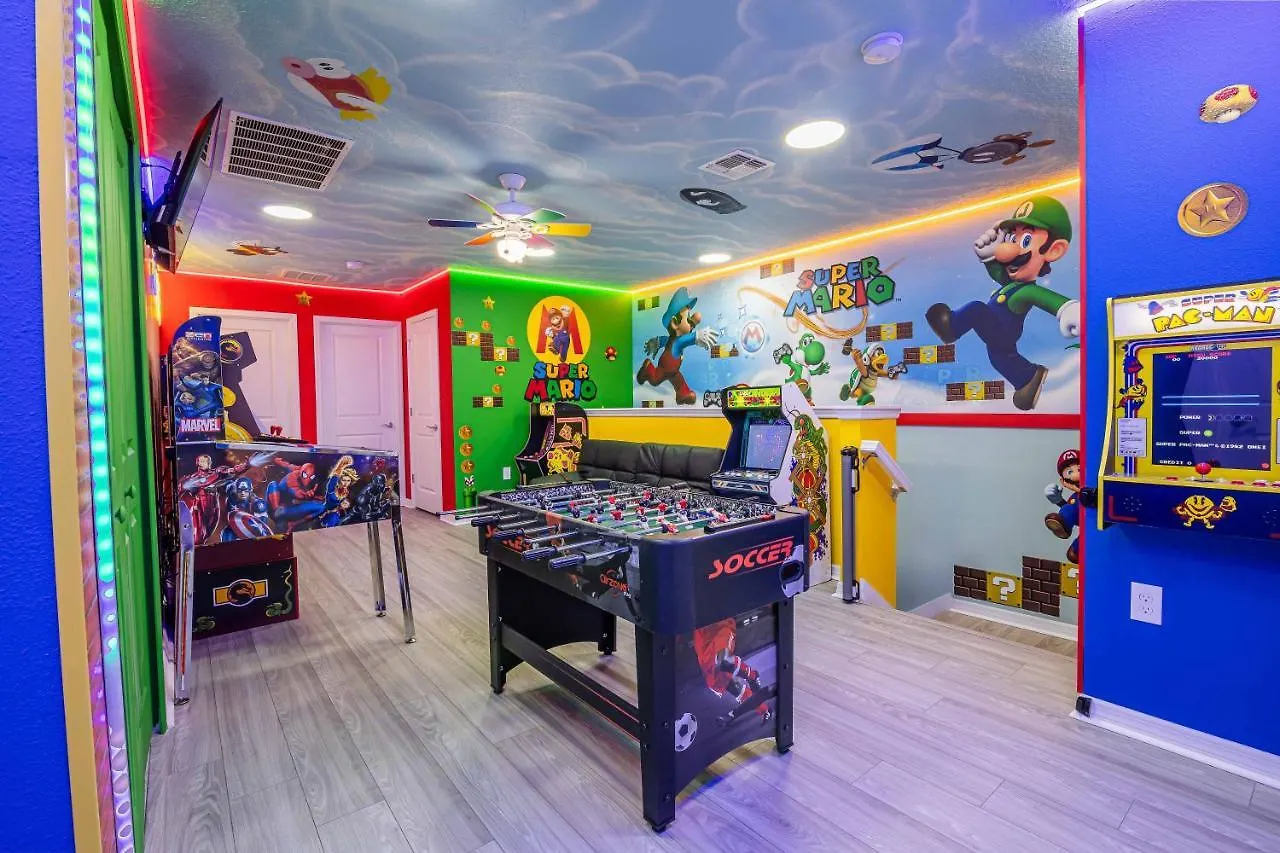 Incredible Thematic House With Pool And Game Room Davenport 0*,  United States