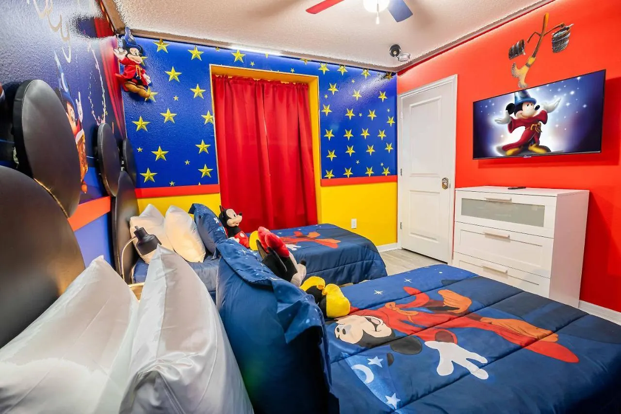 Incredible Thematic House With Pool And Game Room Davenport Holiday home