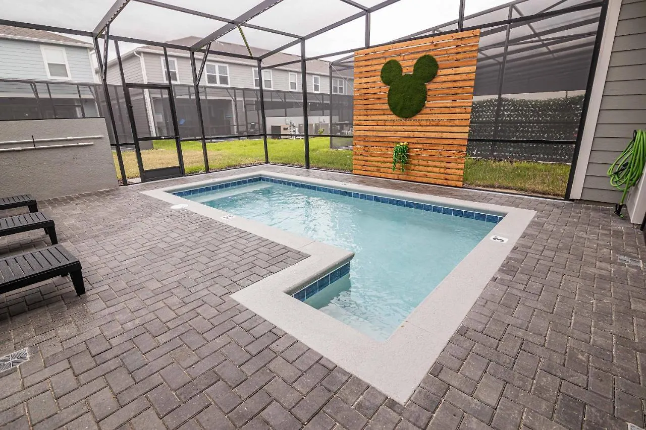 Incredible Thematic House With Pool And Game Room Davenport Holiday home