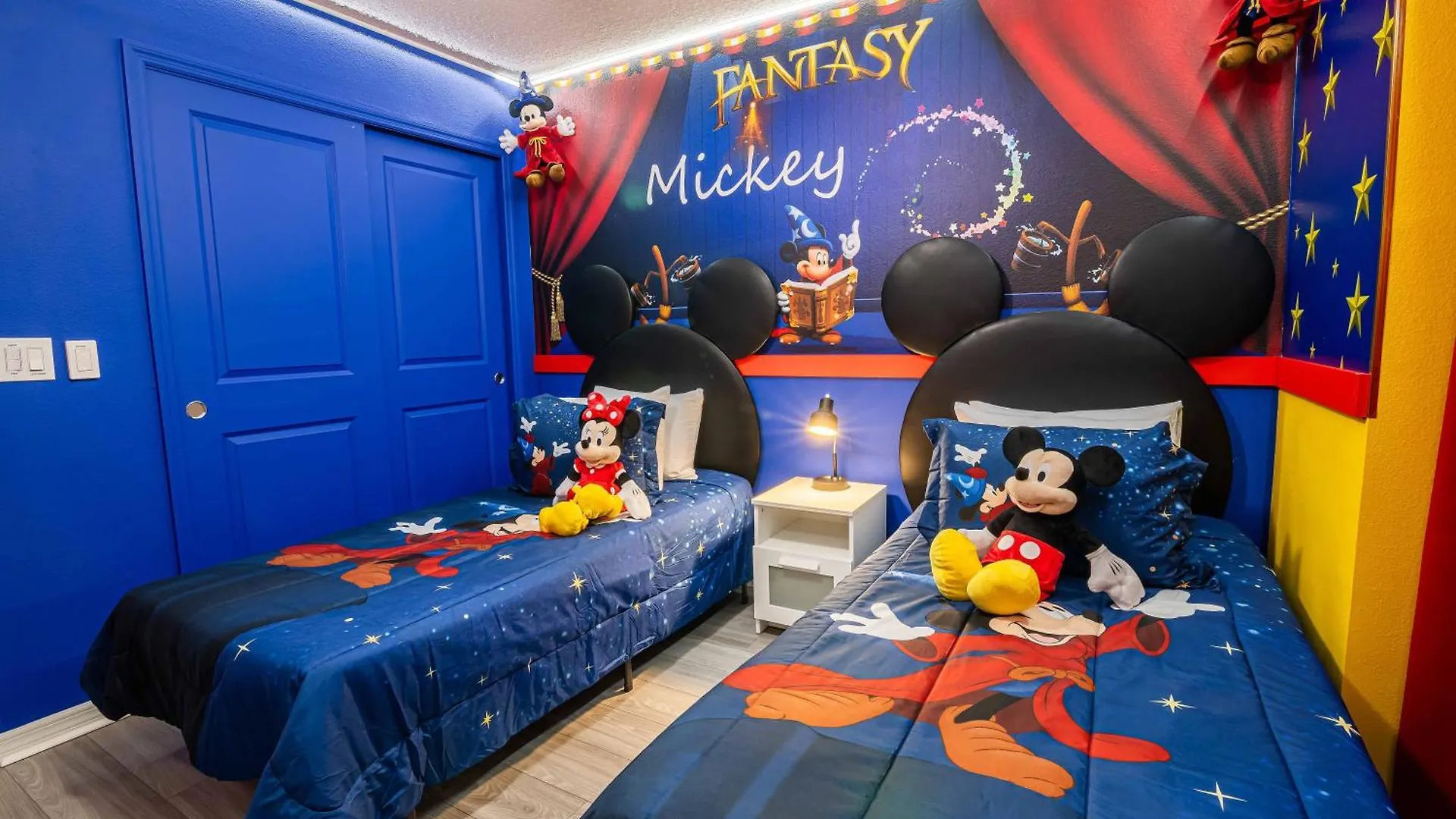 Incredible Thematic House With Pool And Game Room Davenport