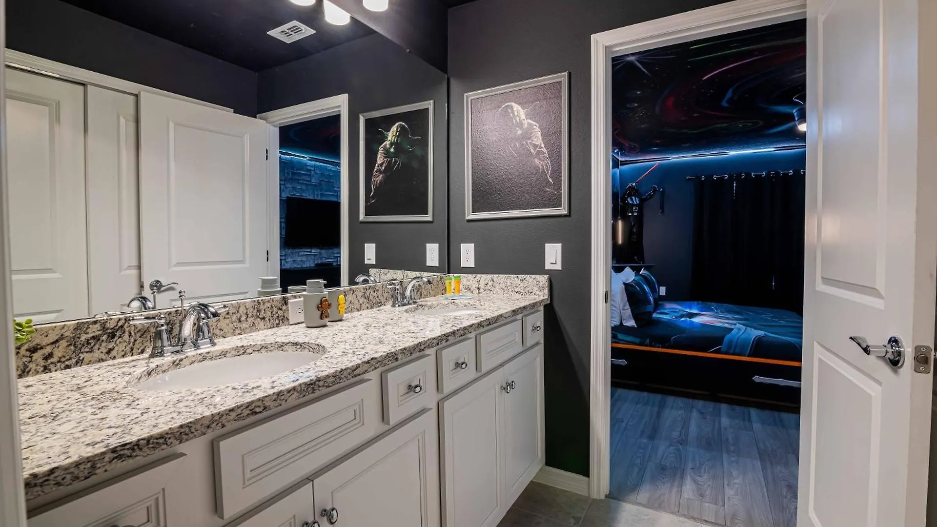 Incredible Thematic House With Pool And Game Room Davenport United States