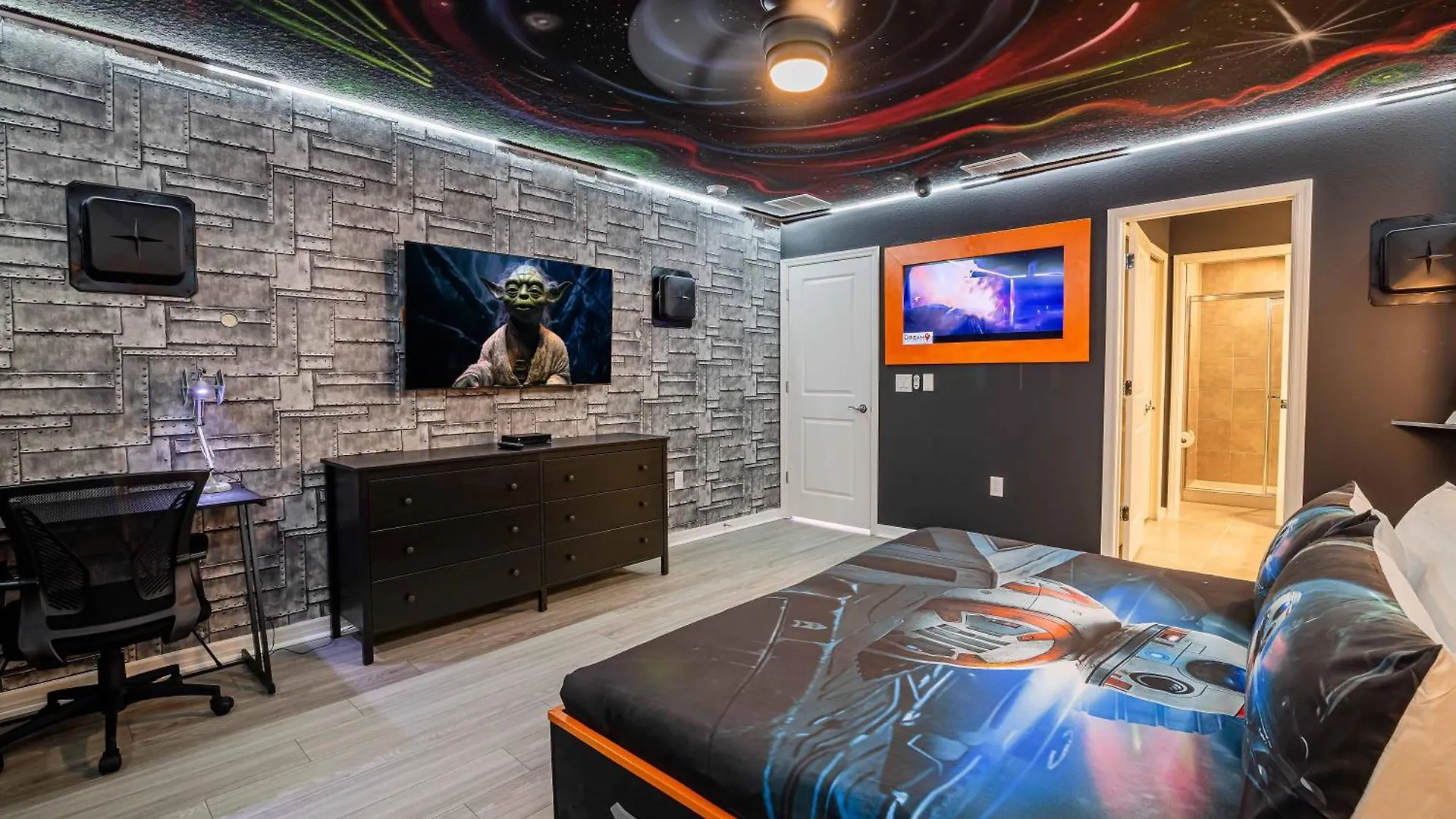 Holiday home Incredible Thematic House With Pool And Game Room Davenport